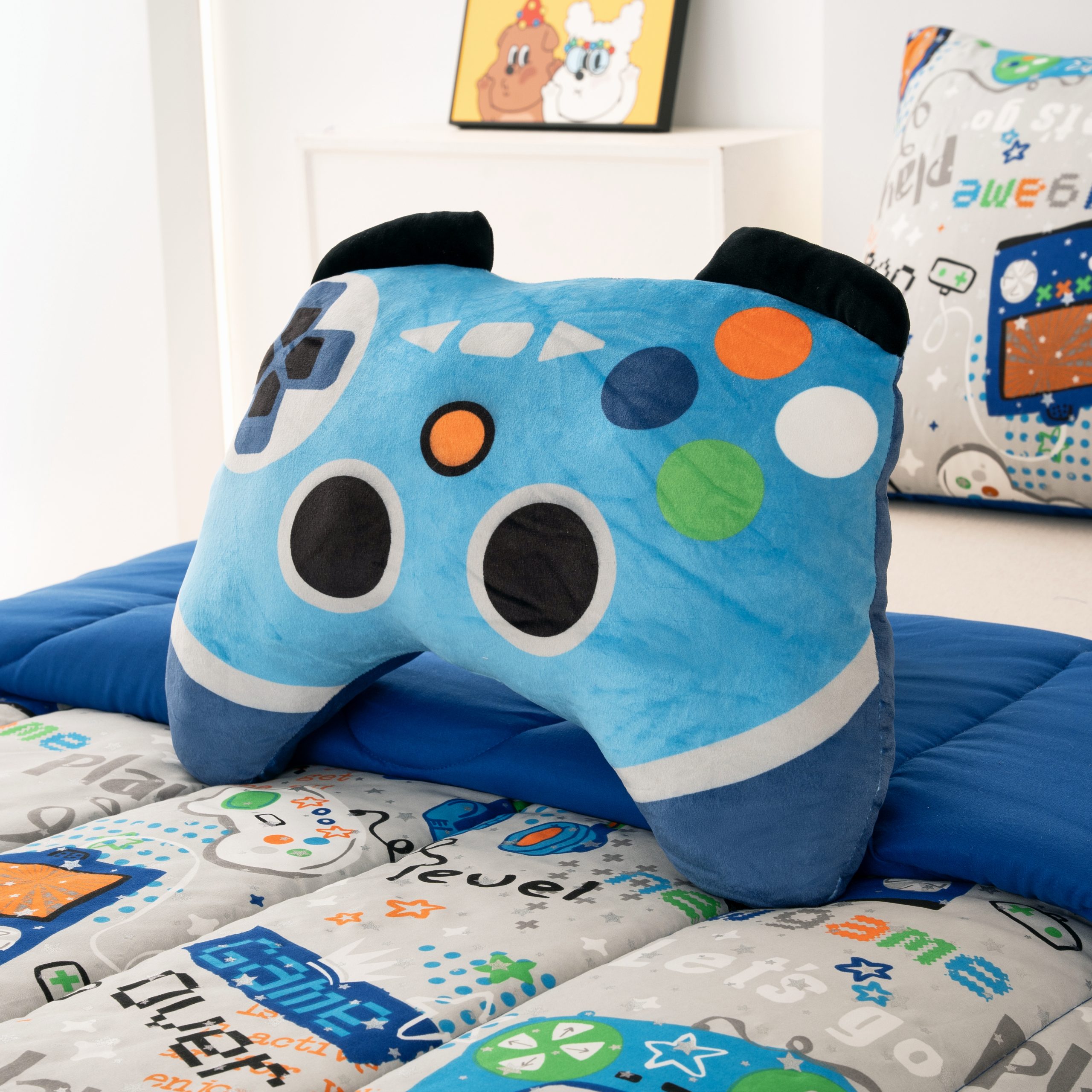 Level Up: Retro Gamer Graffiti Print Youth Bedding Set - Image 2